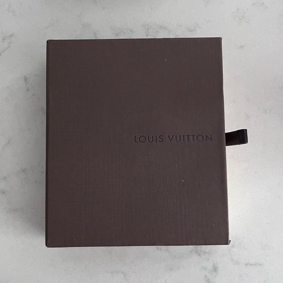 LOUIS VUITTON PACKAGING - Picture 2 of 3
